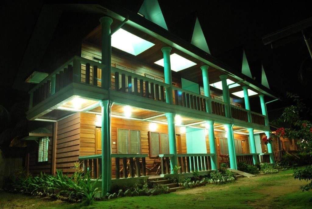 Lally And Abet Beach Cottages Эль-Нидо Экстерьер фото